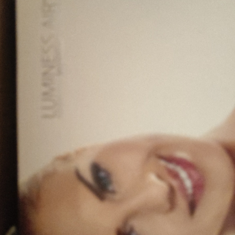 Airbrush Makeup System - Picture 4 of 4